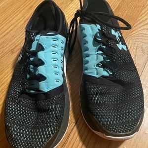 Under armour size 7 sneakers black and blue